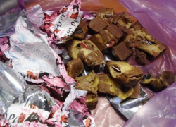 Жительница Воронежа выплатит штраф за конфеты с нелегальной "начинкой"