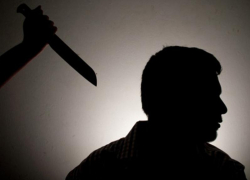 Нож в спину вонзила воронежцу разъяренная любовница