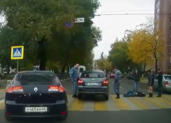 На видео попало, как в центре Воронежа ГБР-вцы сбили женщину на пешеходном переходе