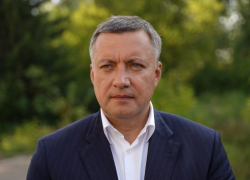 BMW жены губернатора Кобзева с номерами «ЕКХ» оказался в долгах из-за воронежских родственников