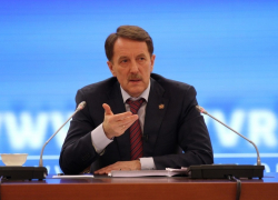 Алексей Гордеев попросил работодателей увеличить зарплату воронежцам