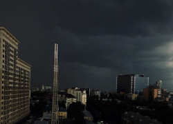 МЧС: На Воронеж надвигаются грозы и шквалистый ветер 