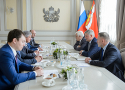 Бывший оппонент Гусева предложил ему дополнить визитные карточки Воронежа