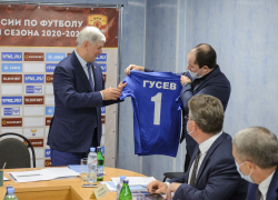 Опасный момент: воронежские чиновники годами забивали на футбол, но вдруг забивать начал «Факел» 