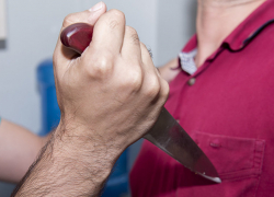 Кровавую разборку устроил воронежец, заставший девушку с другим 