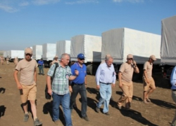 Гуманитарный конвой пропускают на Украину