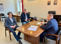Нового директора волейбольной школы имени Паткина представил воронежский министр спорта