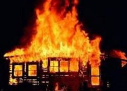 Первый день зимы жители Советского района встретили в полыхающем доме