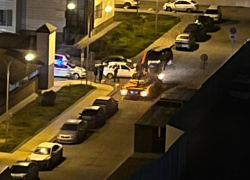 "Возили всю ночь": машины массово эвакуировали из двора воронежского ЖК