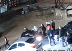 Массовая драка из-за ДТП попала на видео в Воронеже