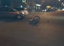 В Воронеже 15-летний подросток пострадал в столкновении мопеда и Chevrolet