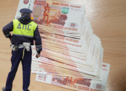 Полицейские залезли в штаны пассажира Mercedes и достали оттуда фальшивые 150 тыс на трассе М-4 «Дон» 