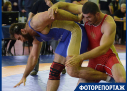 Борцы со всей России показали брутальный характер в Воронеже