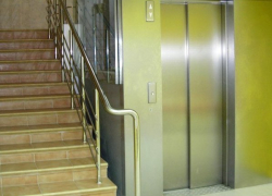 В лифтах 43 жилых домов  опасно передвигаться, - прокуратура Воронежа