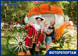 Потрясающие снимки с каретой-тыквой и настоящим гондольером можно сделать на фестивале «Город-сад»
