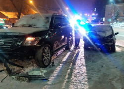 Опубликовано фото развороченного автомобиля после ДТП в центре Воронежа