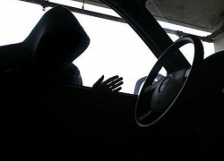 Воронежец катал жену на угнанном автомобиле 