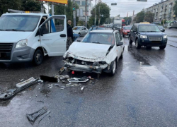 Женщина устроила ДТП с популярной маршруткой в Воронеже 