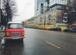 Воронежцы восхитились винтажным «BARKAS» около ЦУМа