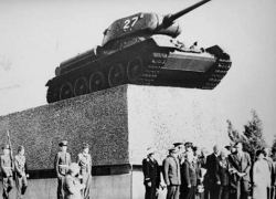 41 год назад открыли памятник танку Т-34 на юго-западе Воронежа