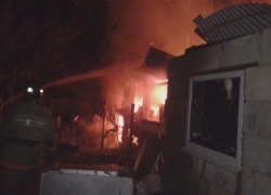 Очередной дом сгорел в Воронежской области: есть пострадавшие