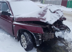 Опубликовано фото с последствиями лобового столкновения «двенашки» и внедорожника
