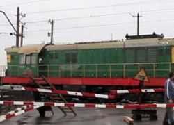 В Воронеже на ж/д-переезде локомотив на полном ходу сбил пенсионерку