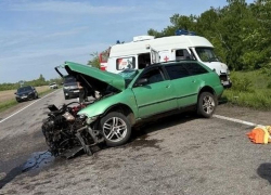 Выезд на «встречку» в Воронежской области привел к смертельному ДТП: погибли двое