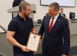 Президента воронежской Федерации смешанного единоборства отметили в Министерстве спорта