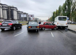 90-летний водитель устроил массовое ДТП с маршруткой в Воронеже