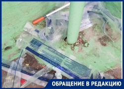Следы наркоманских посиделок сфотографировали в воронежском подъезде