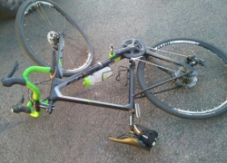 Воронежский велосипедист-мажор столкнулся с иномаркой из-за наглой езды девушки