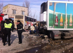 Следователи рассказали подробности смертельного столкновения грузовика с автобусом под Воронежем
