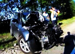 На видео попало, как под Воронежем в ДТП с фурой «Хенде» превратилась в груду металла