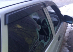 Маршрутчик разбил битой подрезавший его ВАЗ в Воронеже