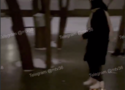 Воронежцы обнаружили каток прямо у остановки на левом берегу