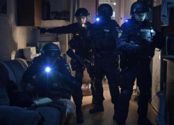 Оперативники устроили засаду на мошенников прямо в доме жертвы-пенсионерки из Воронежской области