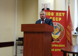 Главный воронежский коммунист и кандидат в губернаторы Андрей Рогатнев отмечает 57-й день рождения