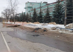 Водоканал заменит 300 метров коллектора, который «поглотил» автомобили в Воронеже