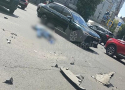 Появились кадры с места гибели байкера на проспекте Революции в Воронеже