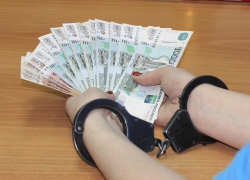 За продажу дипломов директору воронежского учебного комбината грозит 8 лет колонии