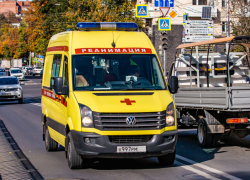 Следователи установили возраст выпавшей из окна девушки в Воронеже