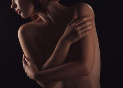 15-летнюю школьницу изнасиловал друг семьи в день её День рождения в Советском районе Воронежа