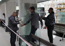 Остановки нового формата начали остеклять в Воронеже