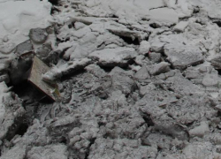 Мужчина провалился в огромную яму на улице Хользунова в Воронеже