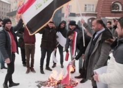 Иракцы в Воронеже просят у Путина защиты от ИГИЛ-Обамы- Эрдогана и сжигают флаг Турции