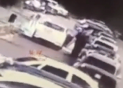 Убийство во время драки попало на видео в воронежском дворе 