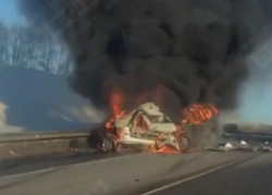 Опубликовано видео страшного ДТП под Воронежем, где сгорело семь человек