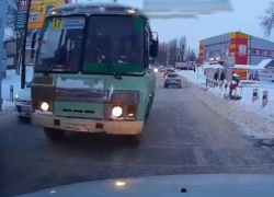 В Воронеже оштрафовали маршрутчика, который выехал на «встречку» на ж/д-переезде