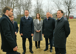 Со строительством новой воронежской птицефабрики за 2,5 млрд рублей ознакомился Алексей Гордеев